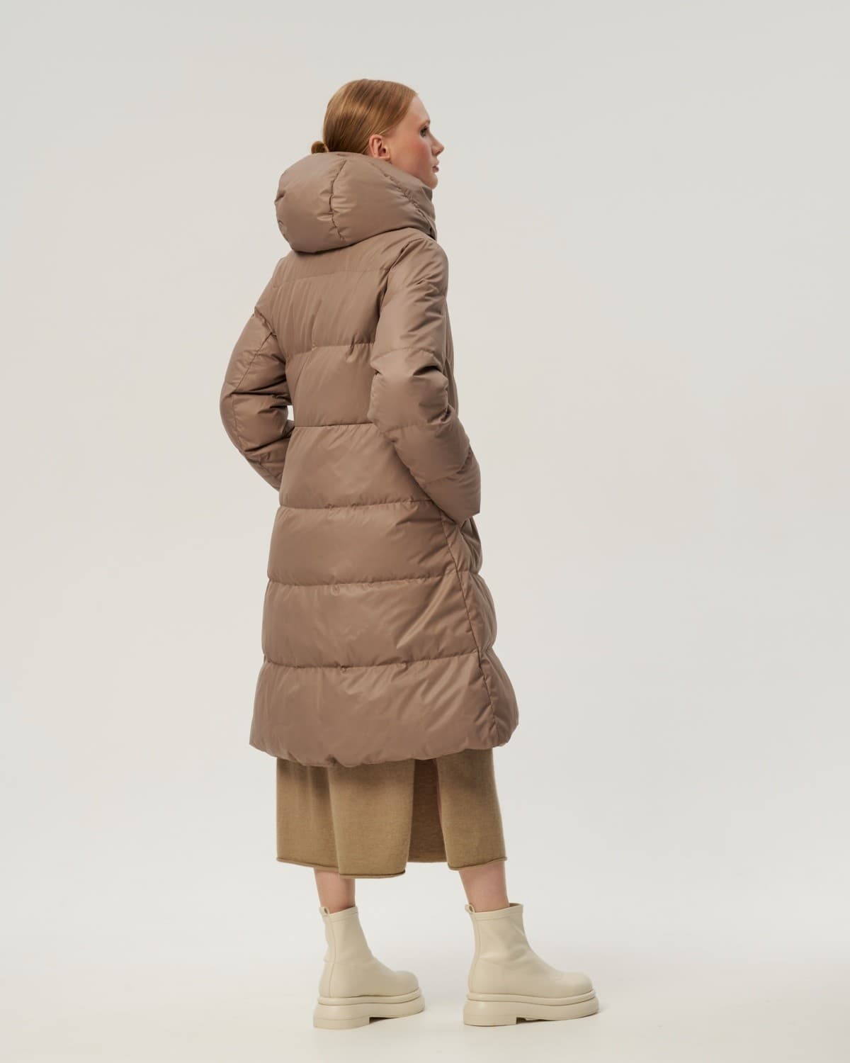 приталенное пуховое пальто