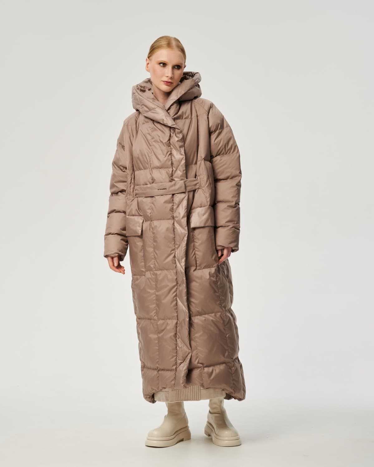 пуховик-одеяло с капюшоном