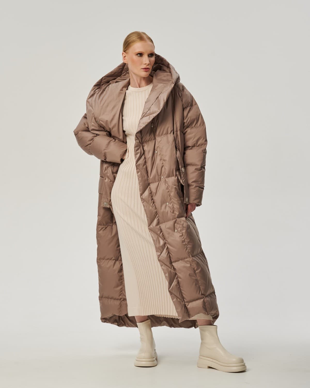 пуховик-одеяло с капюшоном