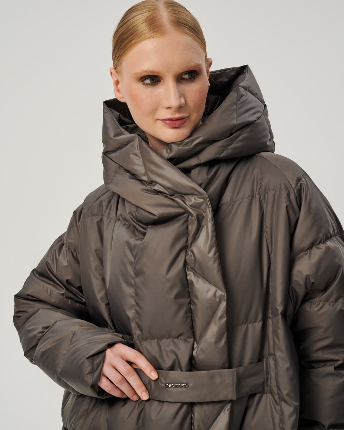 пуховик-одеяло с капюшоном