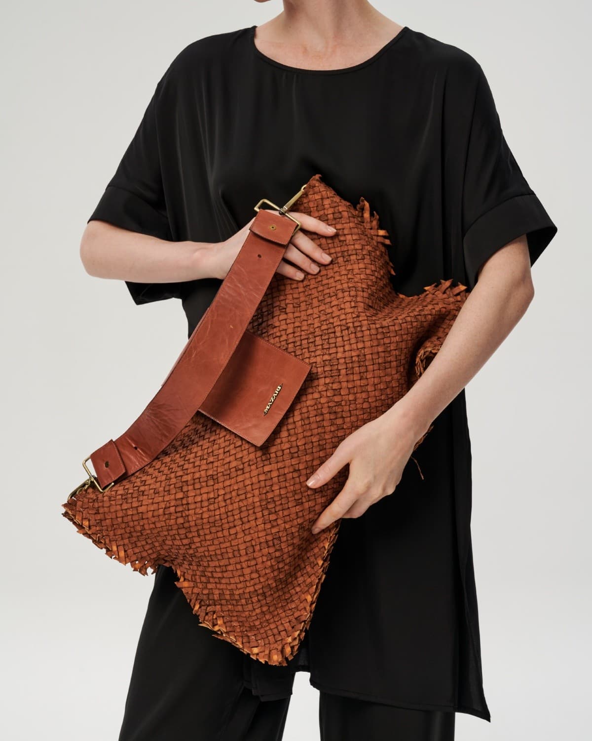 мягкая сумка из натуральной кожи