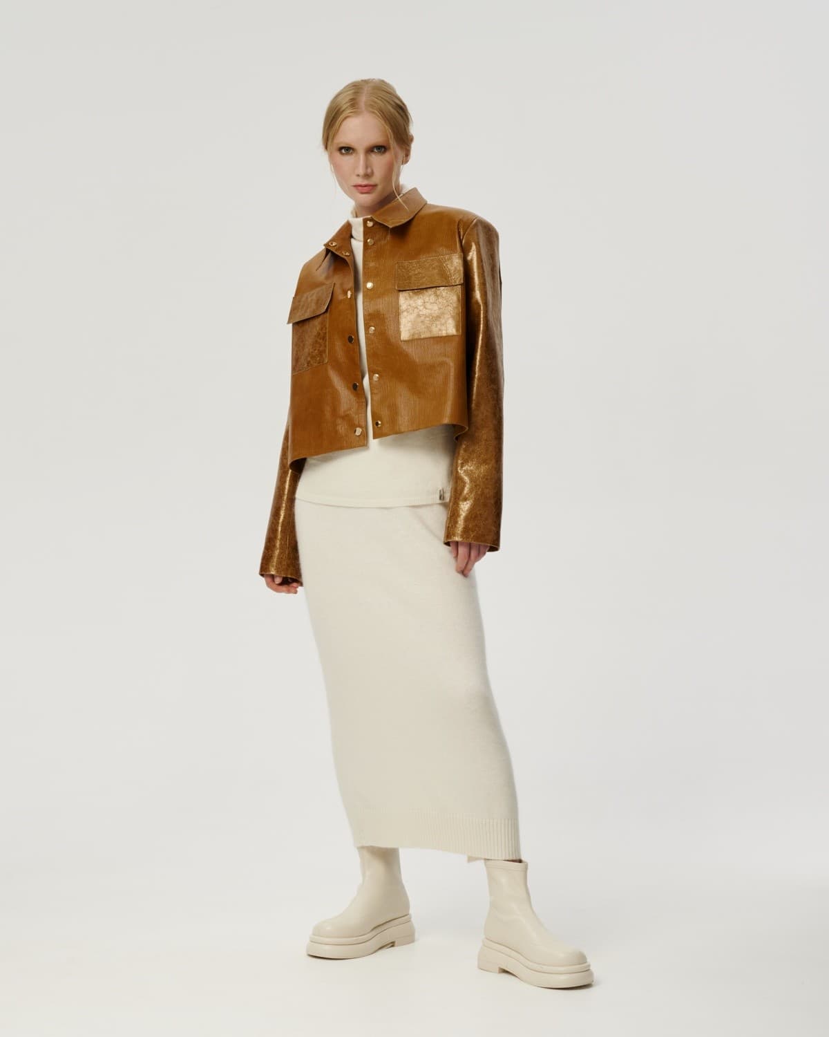 укороченная кожаная куртка