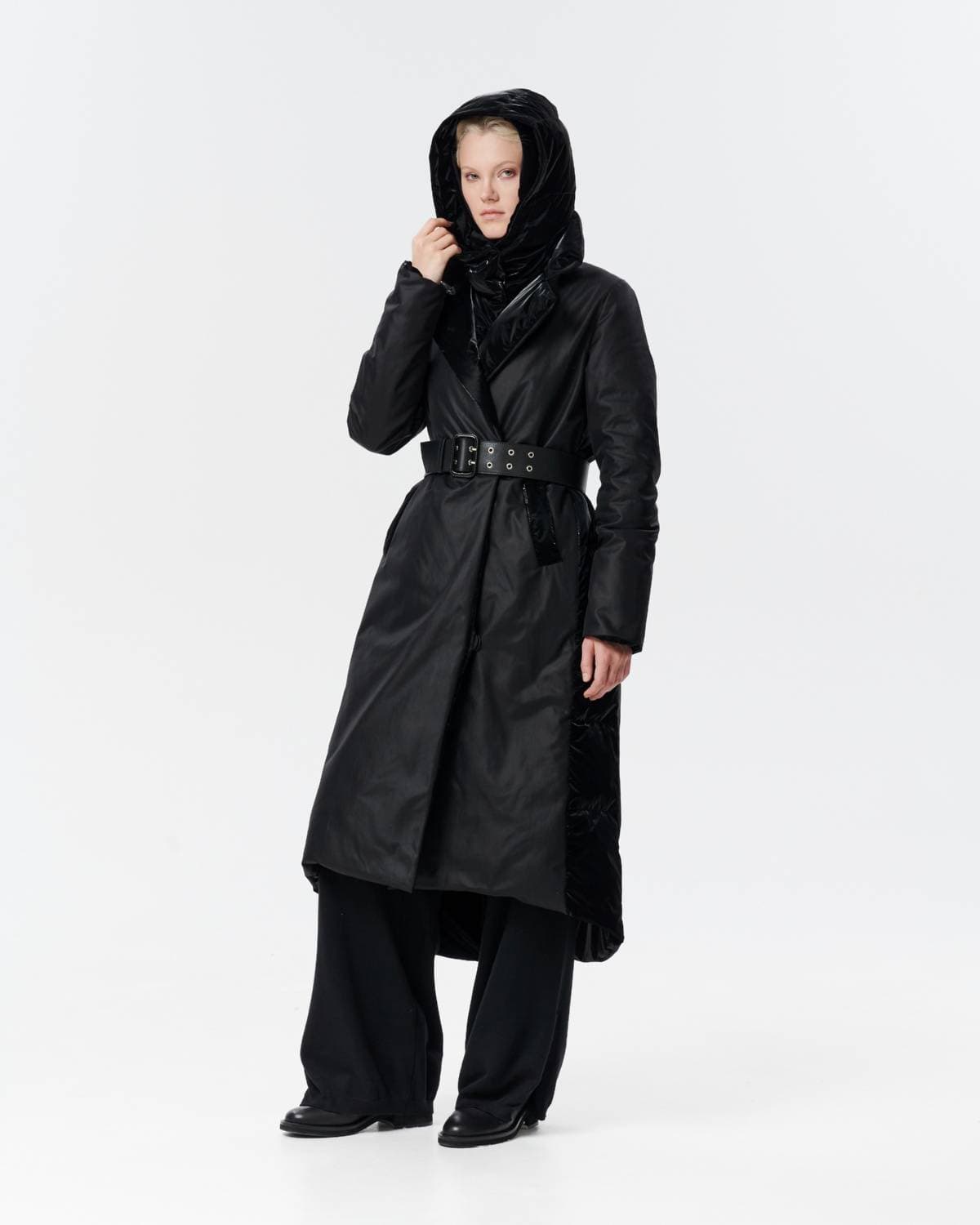 пальто пуховое с капором