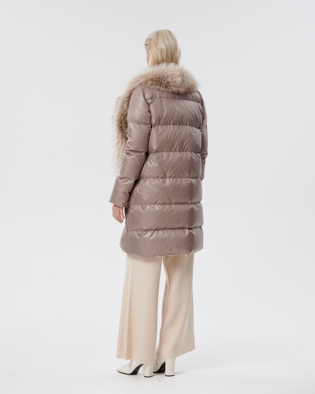 двустороннее пуховое пальто с меховым воротником