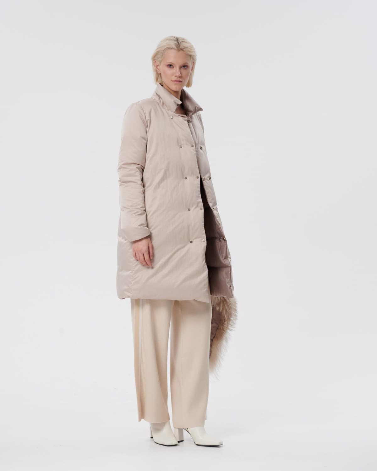 двустороннее пуховое пальто с меховым воротником