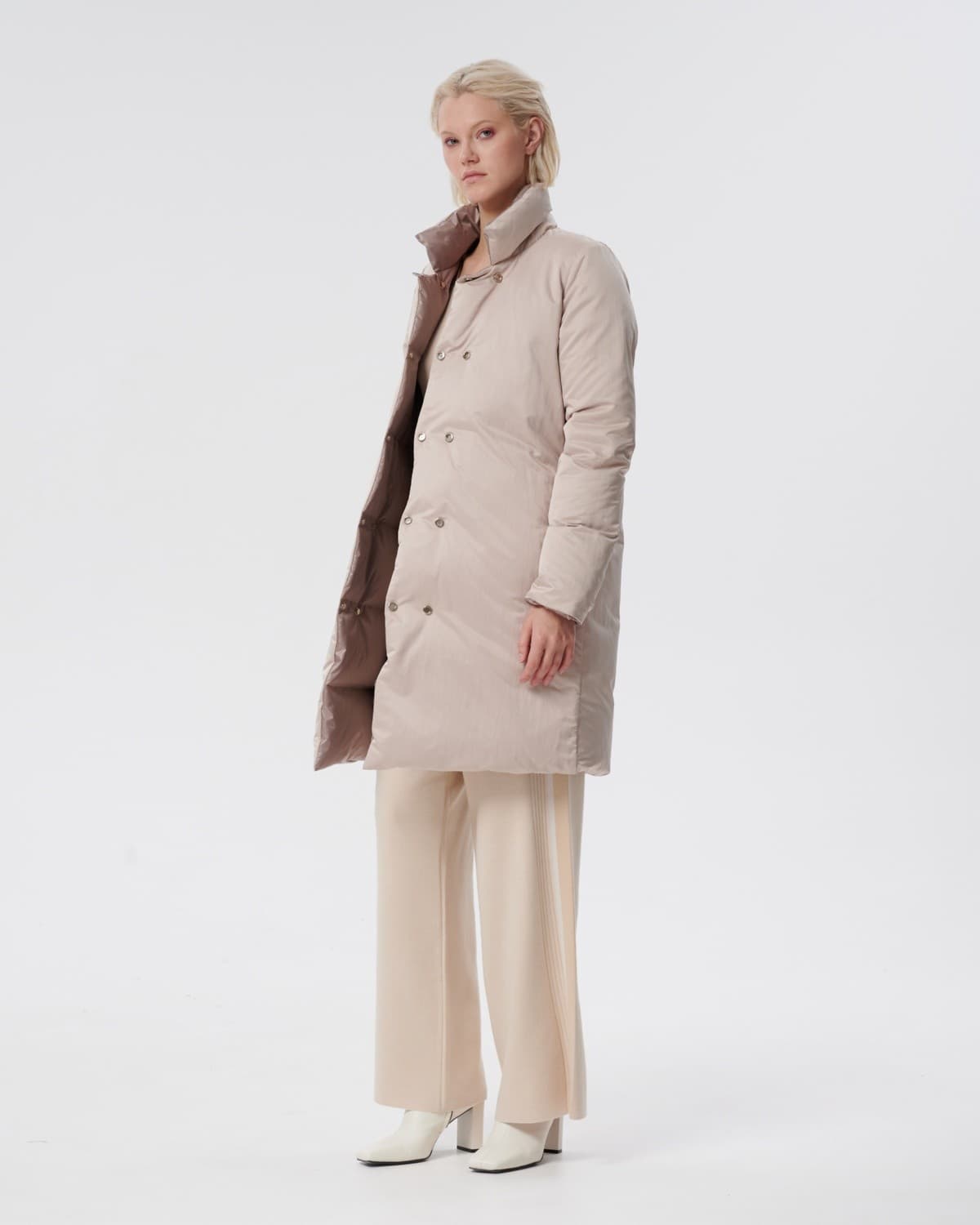 двустороннее пуховое пальто с меховым воротником