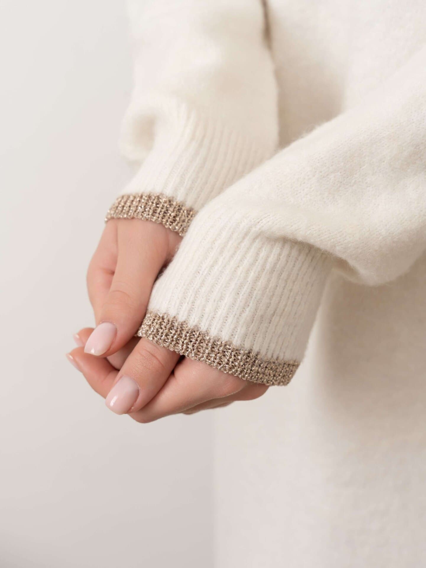 мягкое шерстяное платье