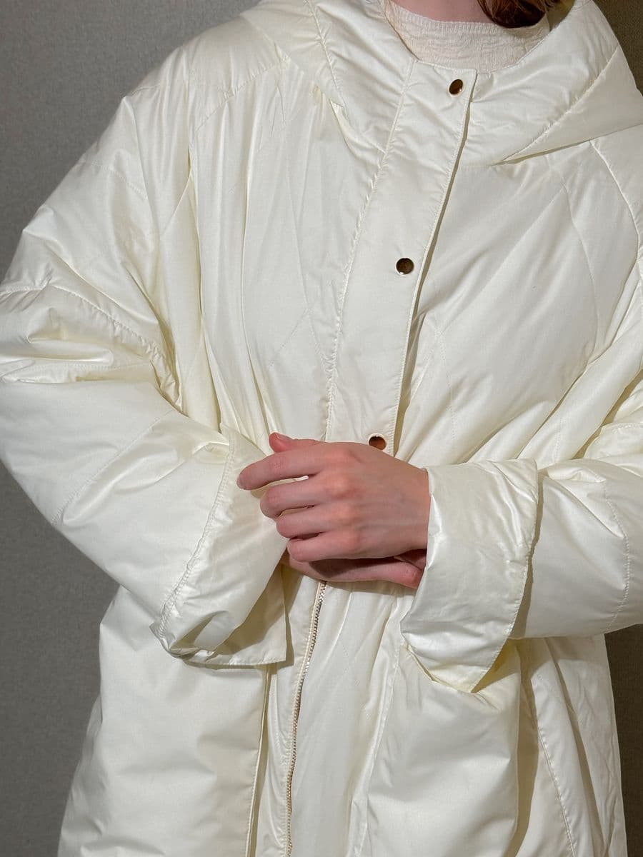 невесомое стеганое пальто с капюшоном