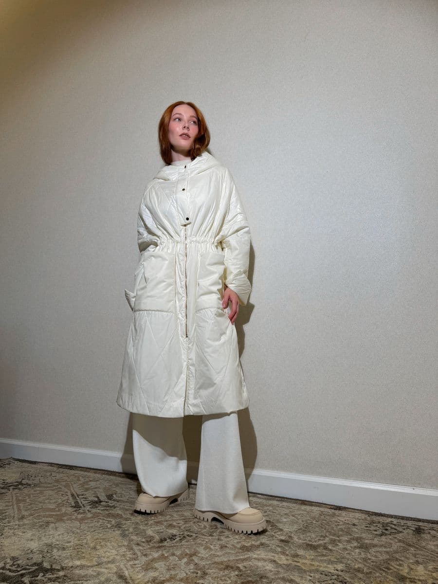 невесомое стеганое пальто с капюшоном