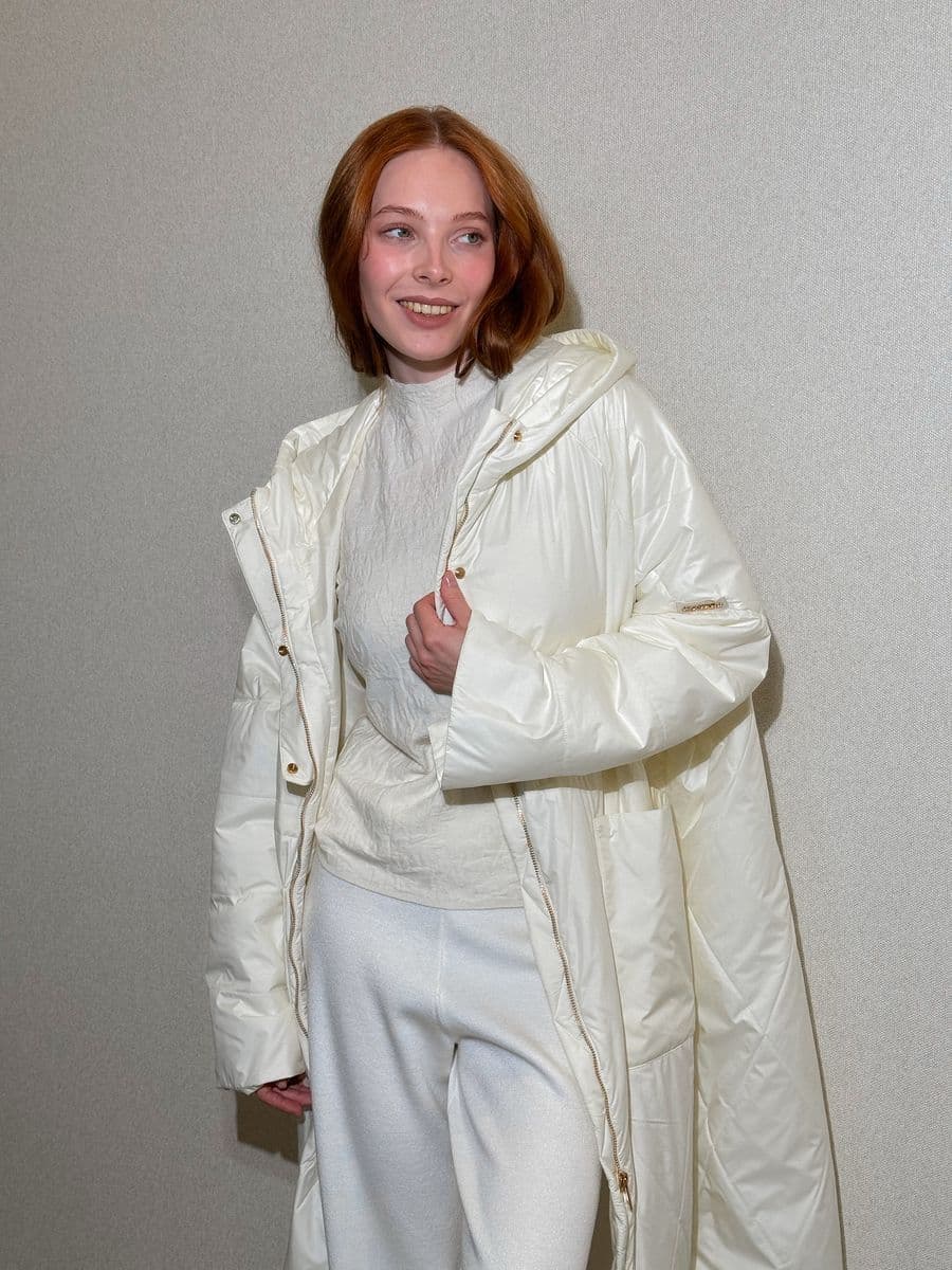 невесомое стеганое пальто с капюшоном