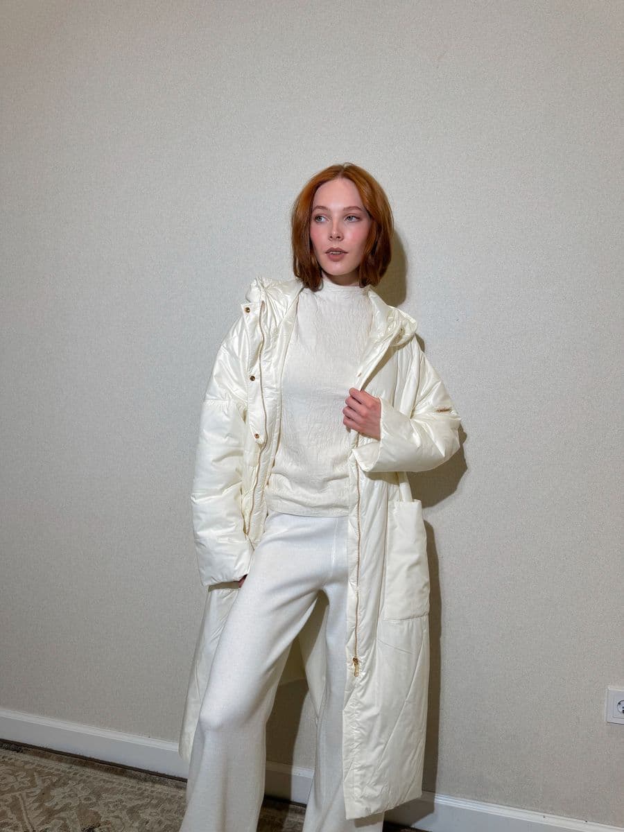 невесомое стеганое пальто с капюшоном