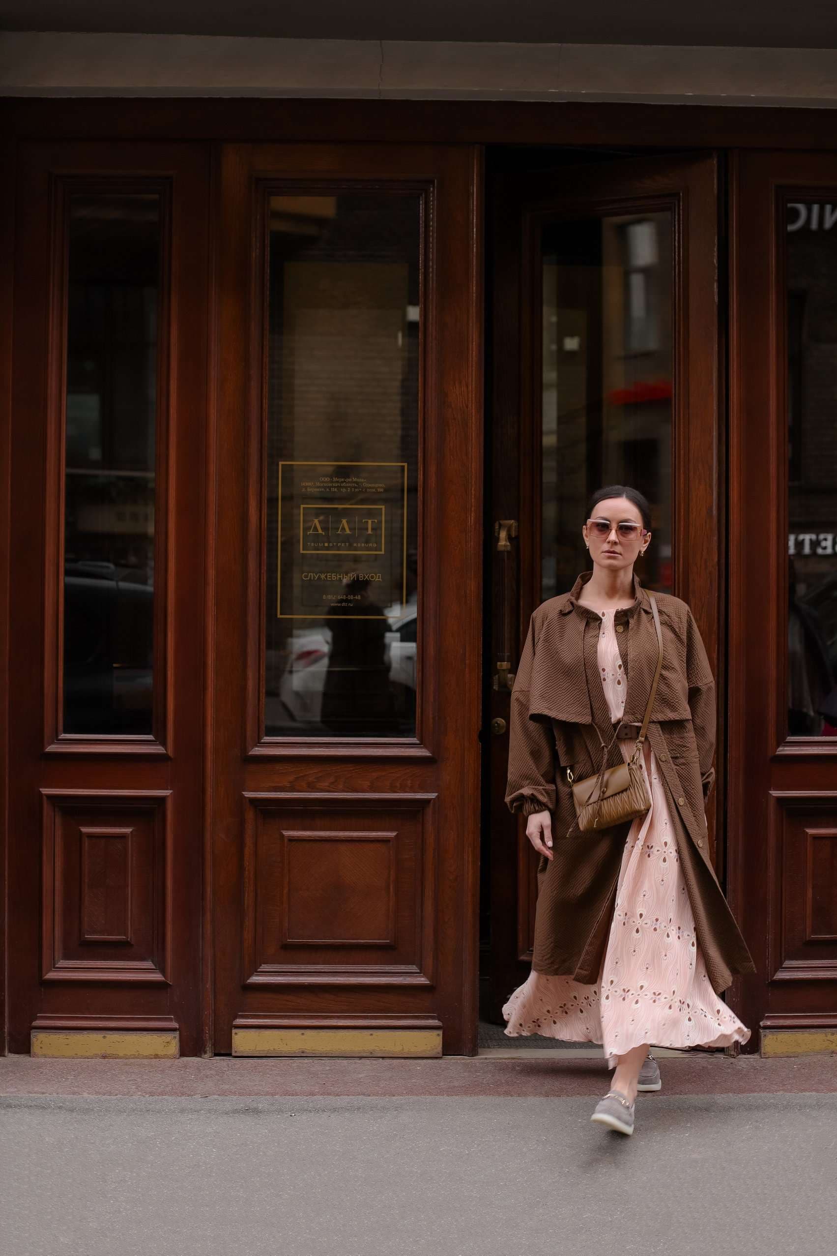 невесомый плащ из жатой ткани