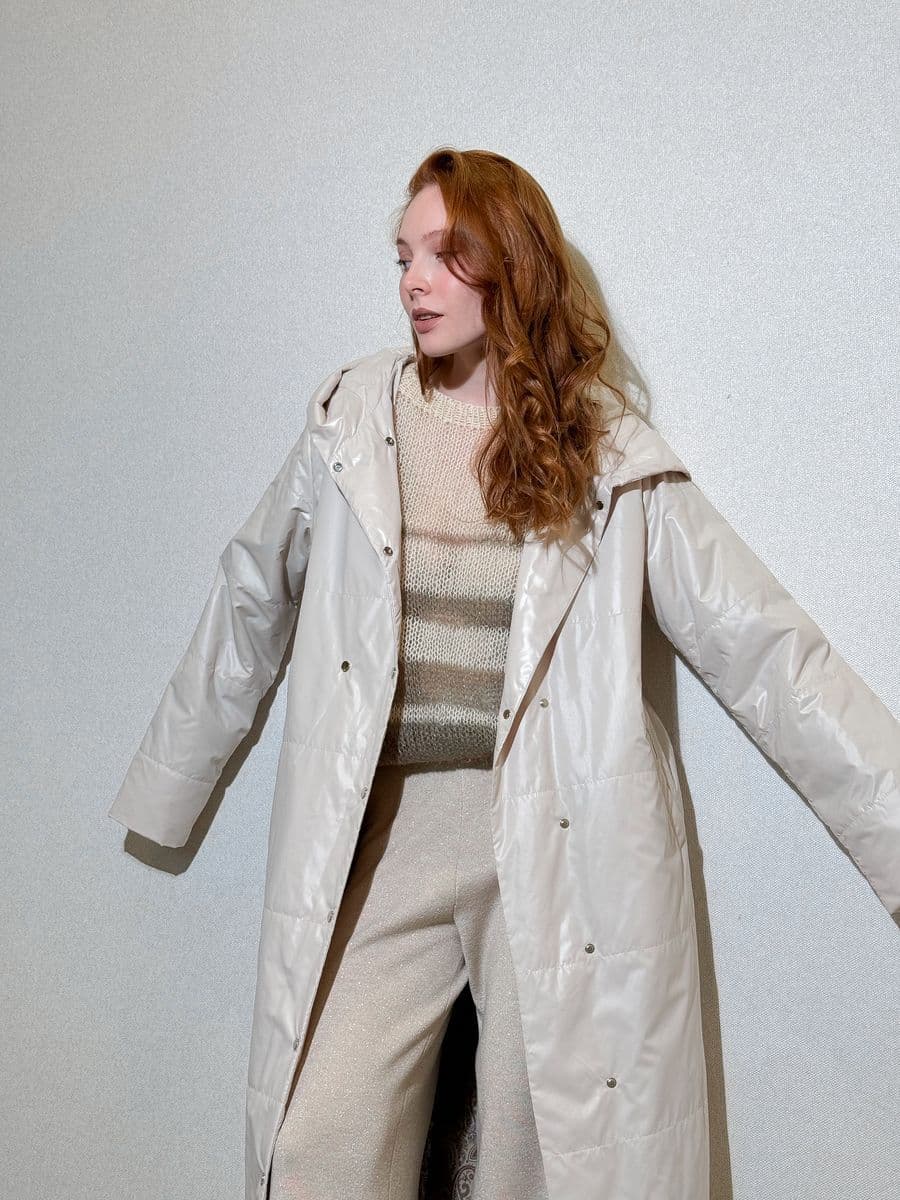 стеганое пальто макси с капюшоном