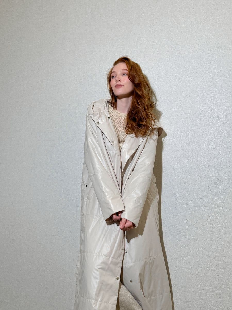 стеганое пальто макси с капюшоном