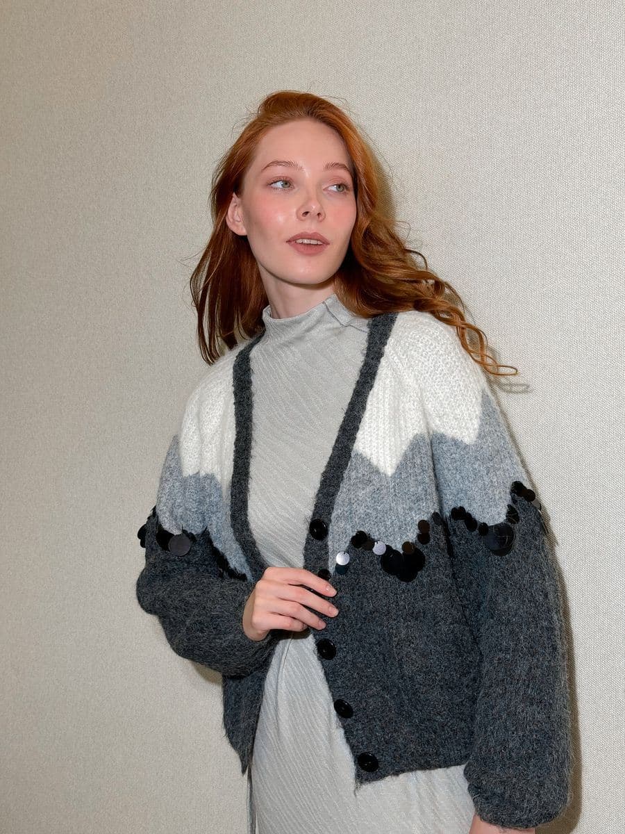 трехцветный кардиган