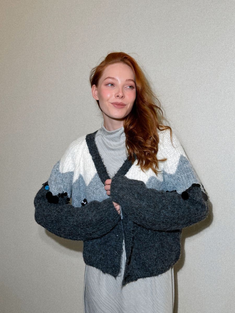 трехцветный кардиган