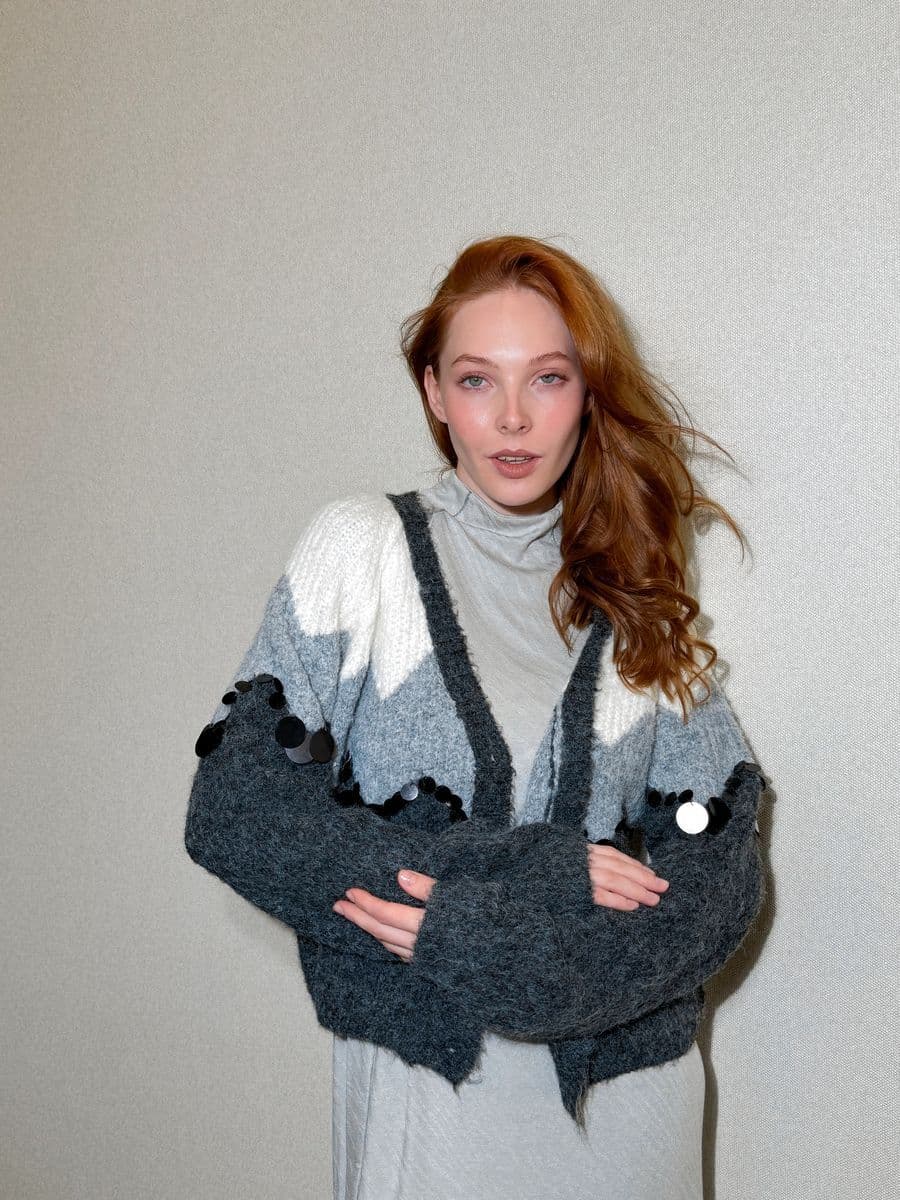 трехцветный кардиган