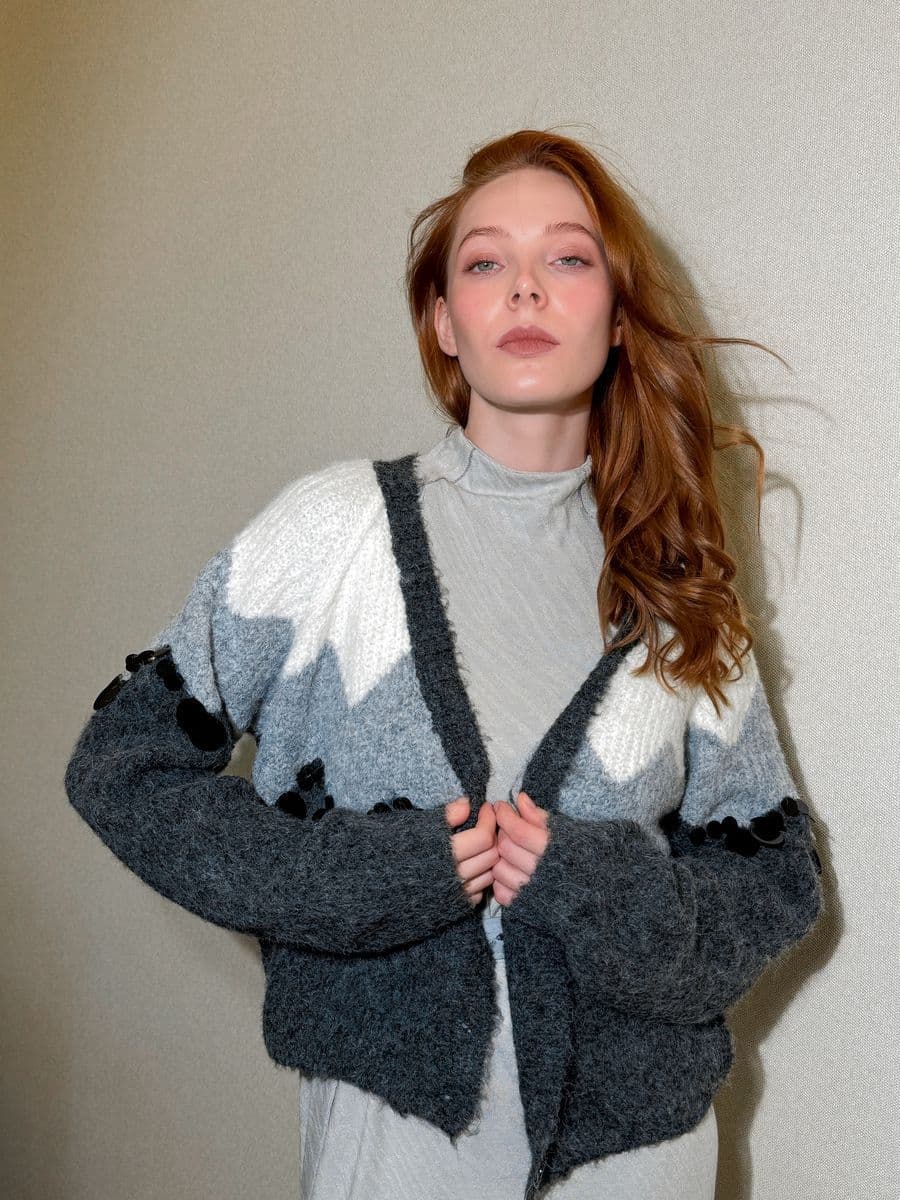 трехцветный кардиган