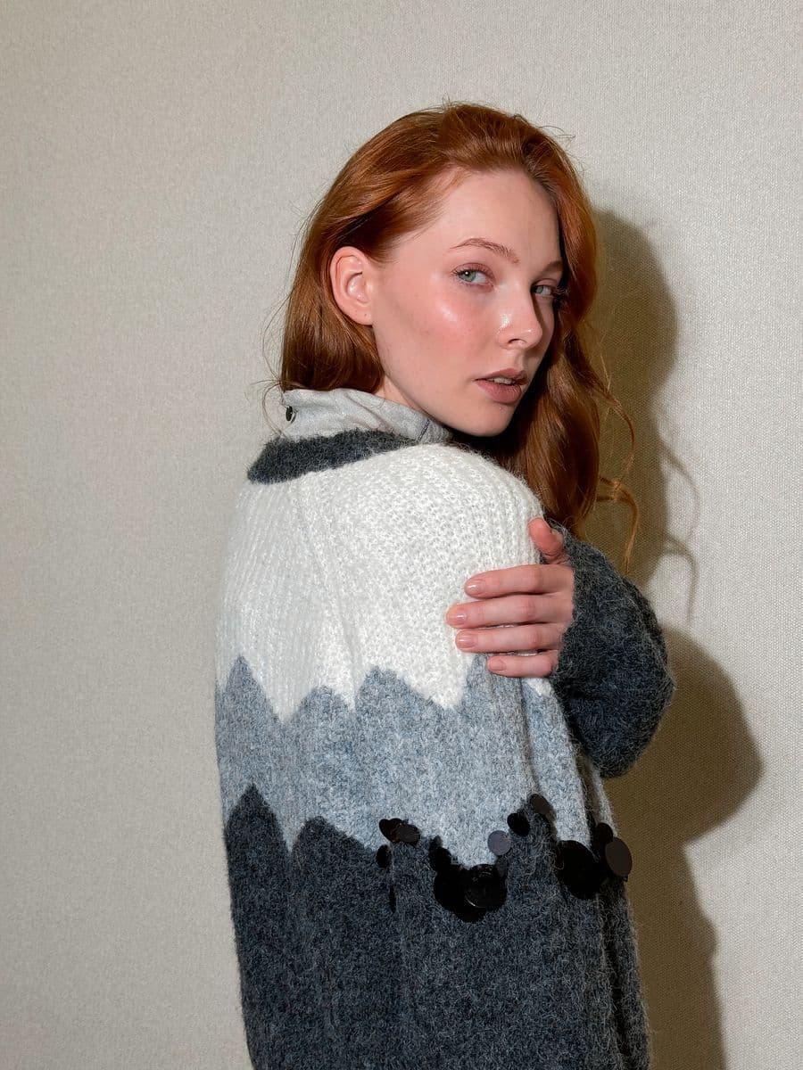 трехцветный кардиган