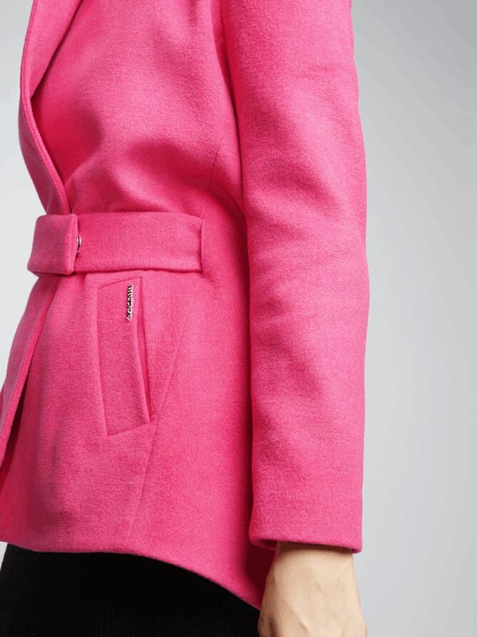 яркое полупальто из натуральной шерсти