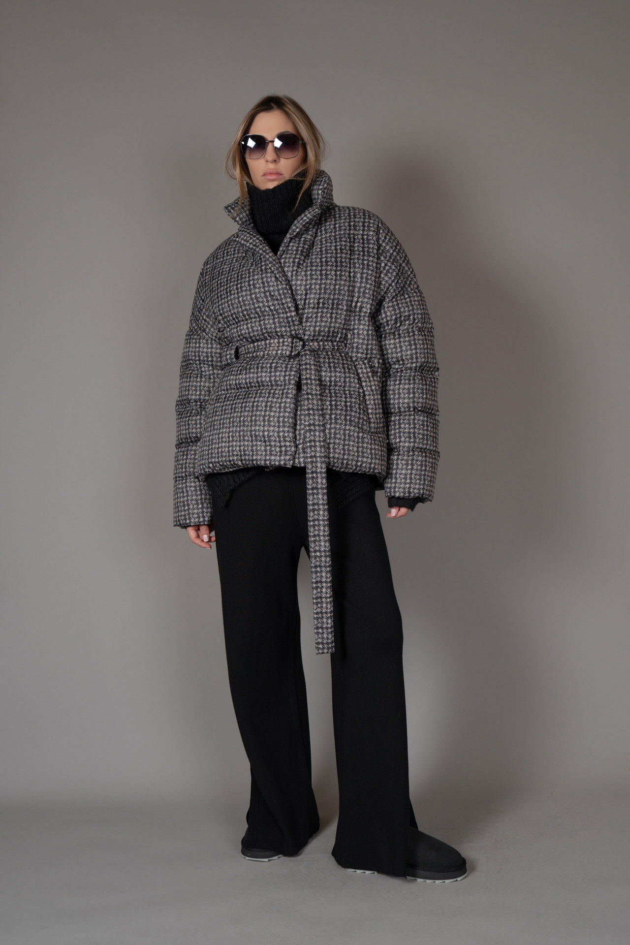 Пуховая укороченная куртка