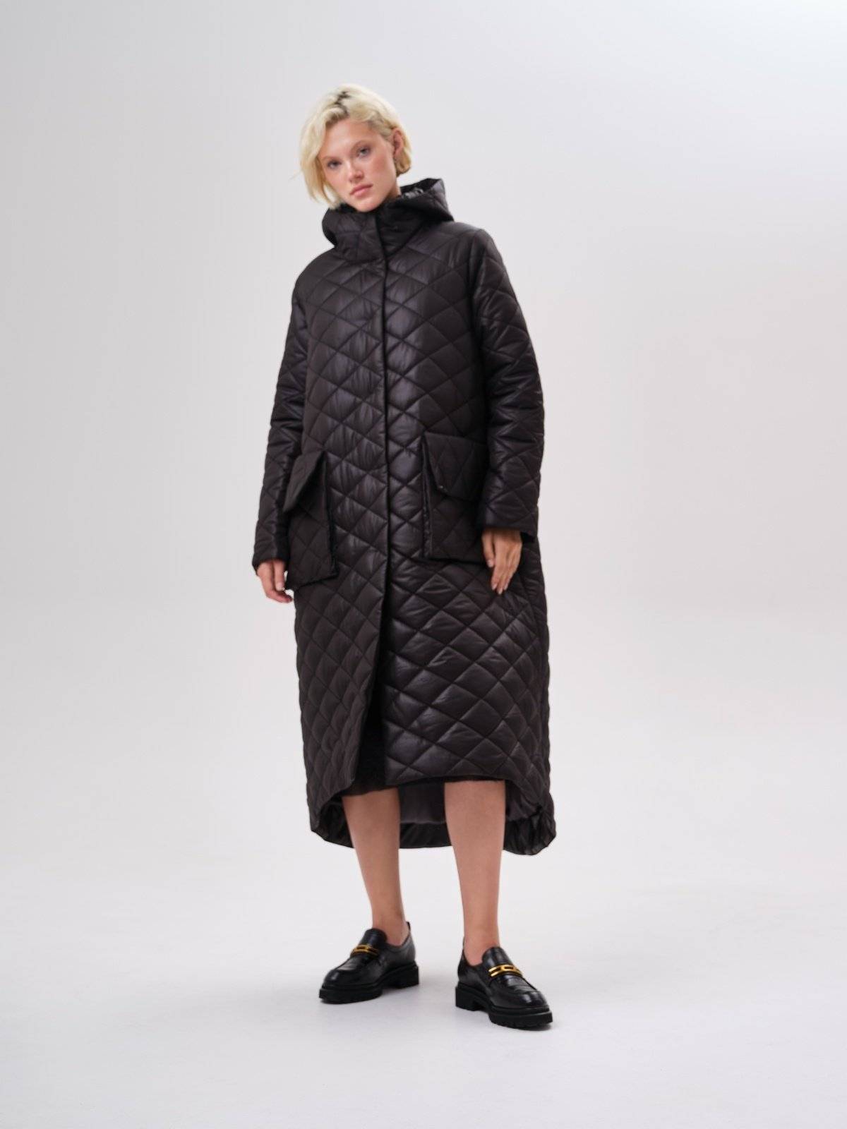 стеганое пальто с ассиметричным низом