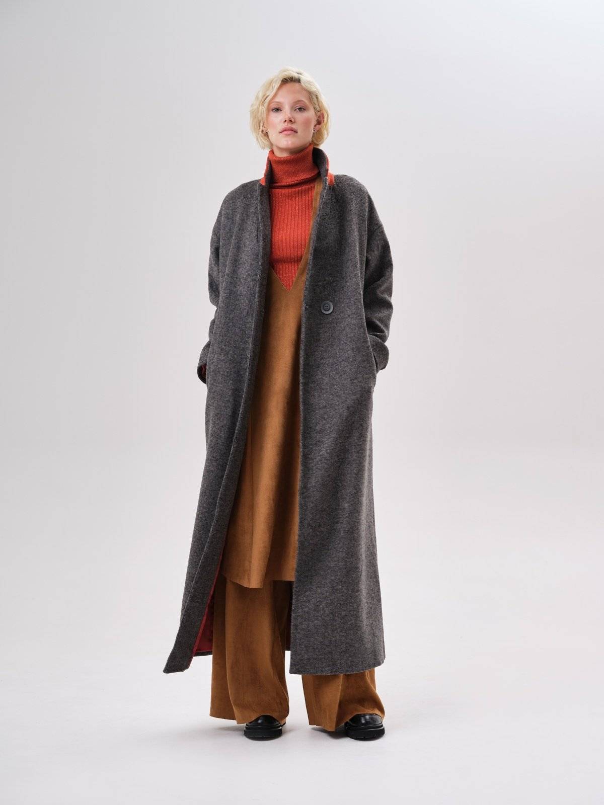 прямое пальто макси на пуговице